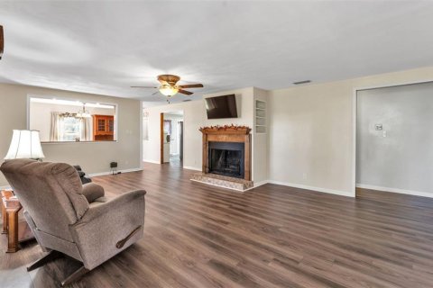 House in Plant City, Florida 3 bedrooms, 133.78 sq.m. № 2201244 - photo 4