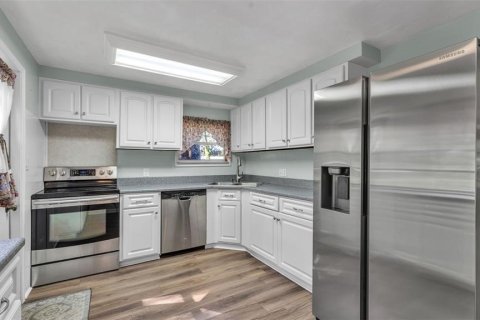 House in Plant City, Florida 3 bedrooms, 133.78 sq.m. № 2201244 - photo 7