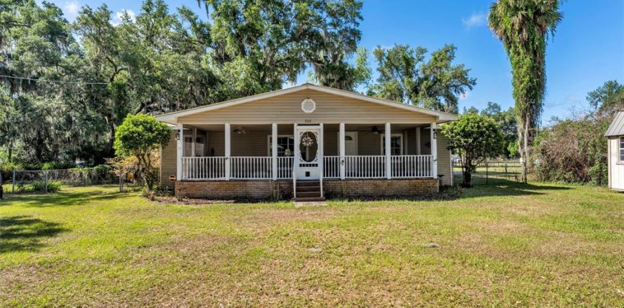 House in Plant City, Florida 3 bedrooms, 133.78 sq.m. № 2201244
