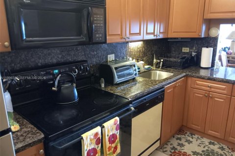 Copropriété à vendre à North Miami Beach, Floride: 1 chambre, 76.92 m2 № 2058449 - photo 4