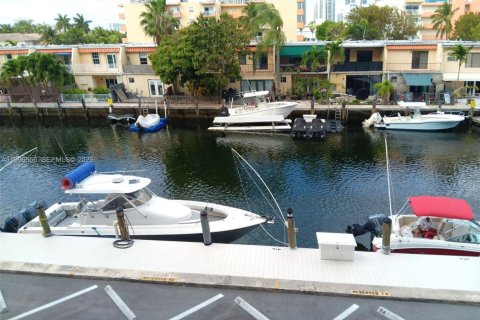 Copropriété à vendre à North Miami Beach, Floride: 1 chambre, 76.92 m2 № 2058449 - photo 13