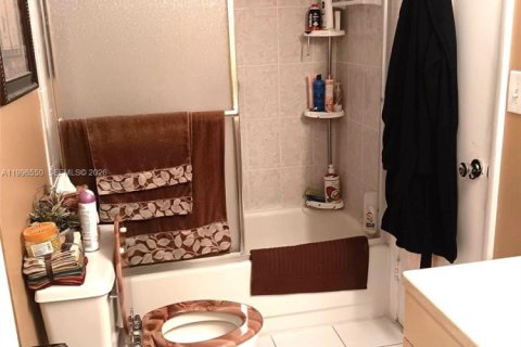 Copropriété à vendre à North Miami Beach, Floride: 1 chambre, 76.92 m2 № 2058449 - photo 20
