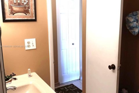 Copropriété à vendre à North Miami Beach, Floride: 1 chambre, 76.92 m2 № 2058449 - photo 19