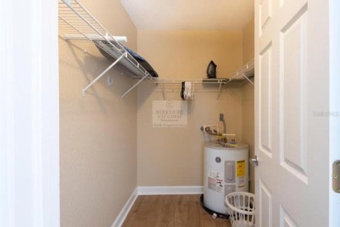 Condo in Saint Petersburg, Florida, 2 bedrooms № 2212540 - photo 23