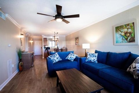 Condo in Saint Petersburg, Florida, 2 bedrooms № 2212540 - photo 7