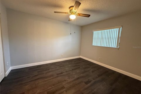 Condominio en alquiler en Tampa, Florida, 2 dormitorios, 72.56 m2 № 1903286 - foto 10