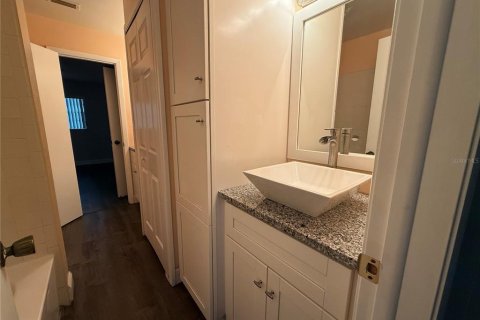 Condominio en alquiler en Tampa, Florida, 2 dormitorios, 72.56 m2 № 1903286 - foto 7