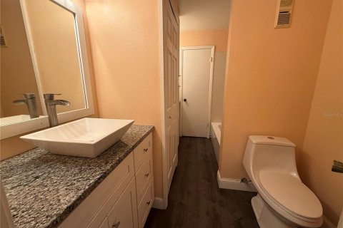 Condominio en alquiler en Tampa, Florida, 2 dormitorios, 72.56 m2 № 1903286 - foto 8