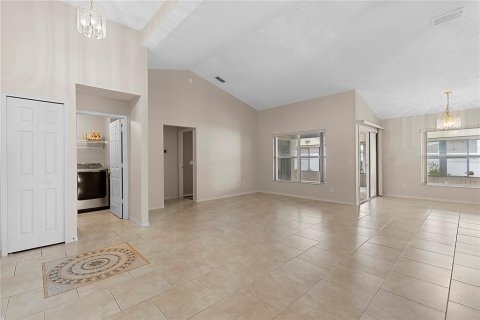 Villa ou maison à vendre à Orlando, Floride: 4 chambres, 202.62 m2 № 2156799 - photo 5