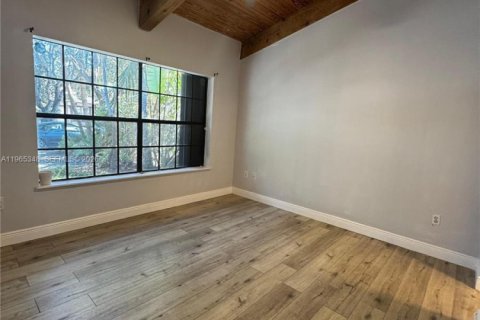 Townhouse in Miami, Florida 2 bedrooms, 113.53 sq.m. № 2027006 - photo 7