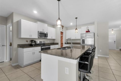 Casa en alquiler en Sun City Center, Florida, 6 dormitorios, 242.85 m2 № 1837974 - foto 9