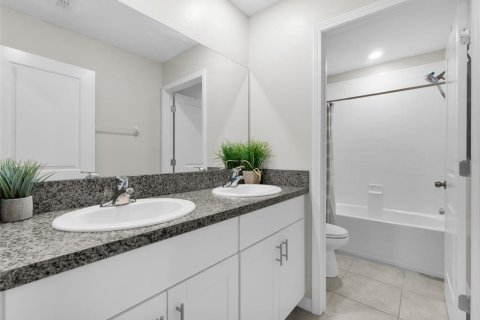 Casa en alquiler en Sun City Center, Florida, 6 dormitorios, 242.85 m2 № 1837974 - foto 16