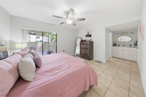 Condominio en venta en Miami, Florida, 3 dormitorios, 102.94 m2 № 2066856 - foto 11