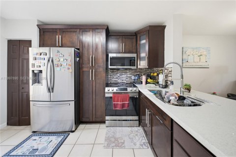 Condominio en venta en Miami, Florida, 3 dormitorios, 102.94 m2 № 2066856 - foto 7