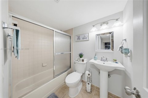 Condominio en venta en Miami, Florida, 3 dormitorios, 102.94 m2 № 2066856 - foto 9