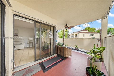 Condominio en venta en Miami, Florida, 3 dormitorios, 102.94 m2 № 2066856 - foto 14