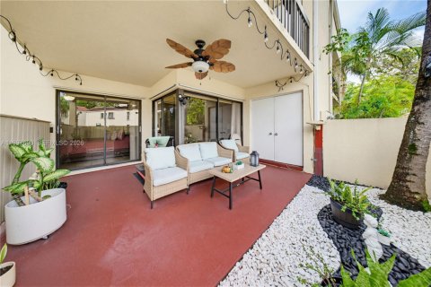 Condominio en venta en Miami, Florida, 3 dormitorios, 102.94 m2 № 2066856 - foto 16
