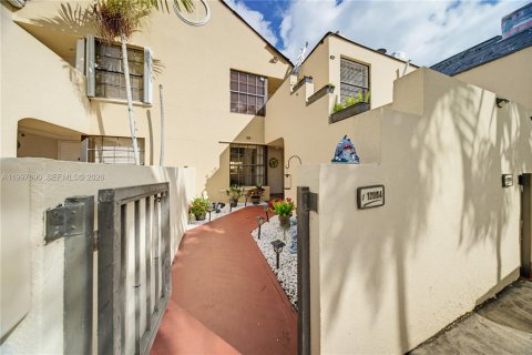 Condominio en venta en Miami, Florida, 3 dormitorios, 102.94 m2 № 2066856 - foto 1