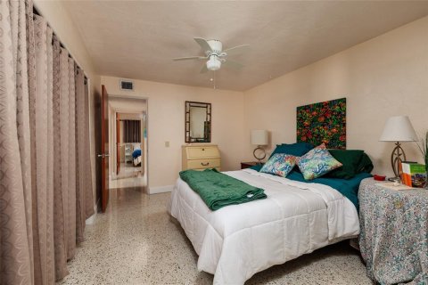 Condominio en venta en Kenneth City, Florida, 2 dormitorios, 81.29 m2 № 2232161 - foto 19