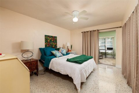 Condominio en venta en Kenneth City, Florida, 2 dormitorios, 81.29 m2 № 2232161 - foto 20