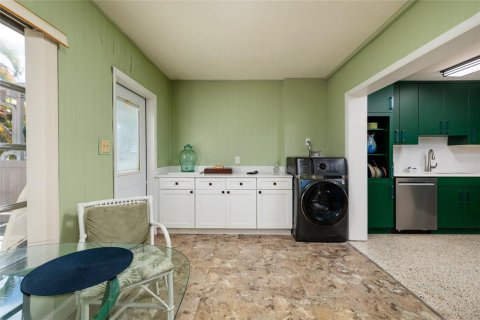 Condominio en venta en Kenneth City, Florida, 2 dormitorios, 81.29 m2 № 2232161 - foto 16