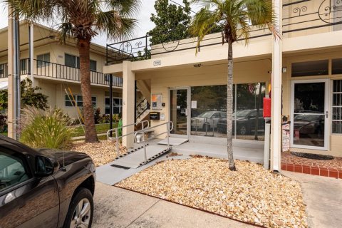 Condominio en venta en Kenneth City, Florida, 2 dormitorios, 81.29 m2 № 2232161 - foto 30