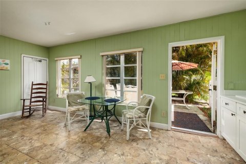 Condominio en venta en Kenneth City, Florida, 2 dormitorios, 81.29 m2 № 2232161 - foto 15