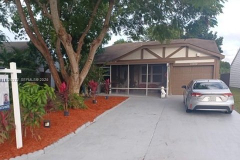 Купить виллу или дом в Бока-Ратон, Флорида 2 спальни, 103.68м2, № 1991255 - фото 1