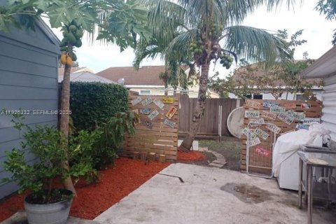 Купить виллу или дом в Бока-Ратон, Флорида 2 спальни, 103.68м2, № 1991255 - фото 2