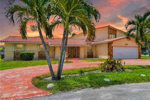 Villa ou maison à Miami, Floride 7 chambres, 487.83 m2 № 2004560