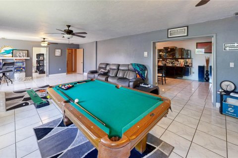 Villa ou maison à vendre à Miami, Floride: 7 chambres, 487.83 m2 № 2004560 - photo 20