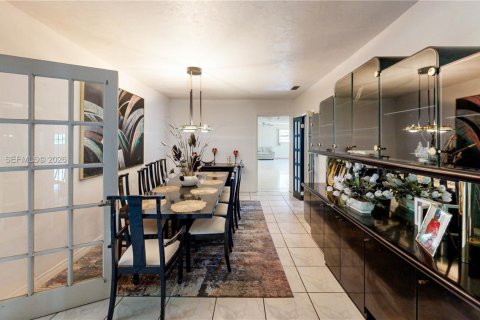 Villa ou maison à vendre à Miami, Floride: 7 chambres, 487.83 m2 № 2004560 - photo 14