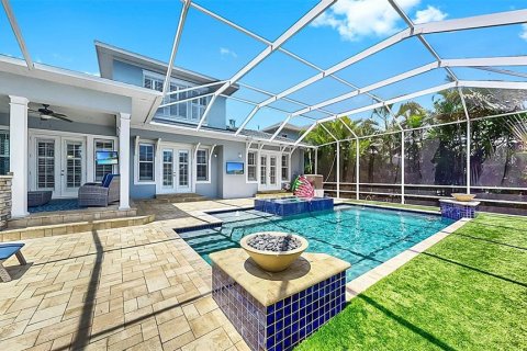 House in Apollo Beach, Florida 4 bedrooms, 273.88 sq.m. № 1909276 - photo 9