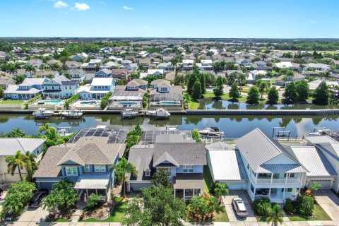 House in Apollo Beach, Florida 4 bedrooms, 273.88 sq.m. № 1909276 - photo 2