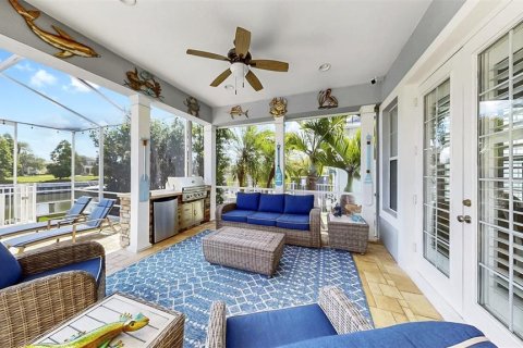 House in Apollo Beach, Florida 4 bedrooms, 273.88 sq.m. № 1909276 - photo 12