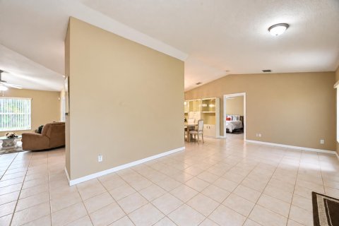 Villa ou maison à vendre à Port St. Lucie, Floride: 3 chambres, 140.28 m2 № 2399733 - photo 7
