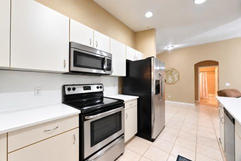 Villa ou maison à vendre à Port St. Lucie, Floride: 3 chambres, 140.28 m2 № 2399733 - photo 11