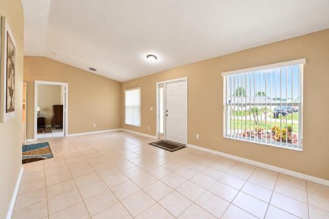 Villa ou maison à vendre à Port St. Lucie, Floride: 3 chambres, 140.28 m2 № 2399733 - photo 6