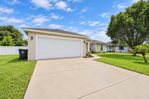 Villa ou maison à vendre à Port St. Lucie, Floride: 3 chambres, 140.28 m2 № 2399733 - photo 4