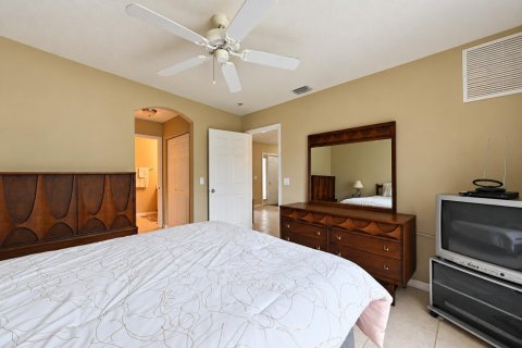 Villa ou maison à vendre à Port St. Lucie, Floride: 3 chambres, 140.28 m2 № 2399733 - photo 18