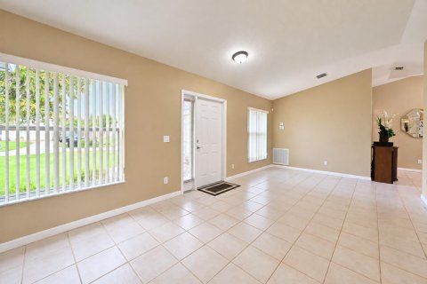 Villa ou maison à vendre à Port St. Lucie, Floride: 3 chambres, 140.28 m2 № 2399733 - photo 5