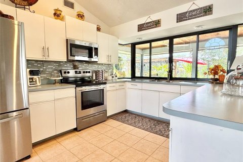 House in Saint Lucie, Florida 3 bedrooms, 164.62 sq.m. № 1783289 - photo 8