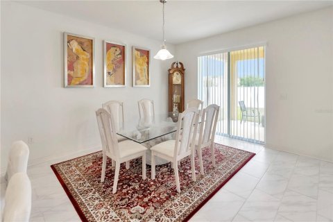 House in Riverview, Florida 5 bedrooms, 307.32 sq.m. № 1841519 - photo 16