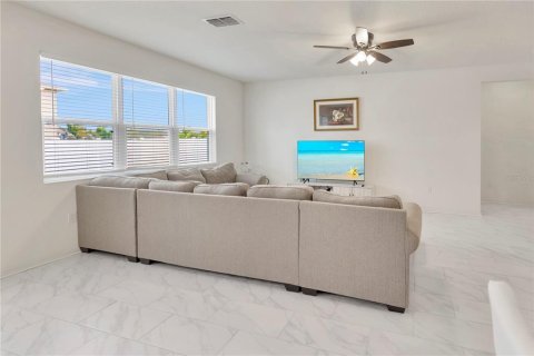 House in Riverview, Florida 5 bedrooms, 307.32 sq.m. № 1841519 - photo 20