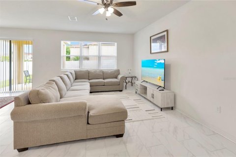 House in Riverview, Florida 5 bedrooms, 307.32 sq.m. № 1841519 - photo 19