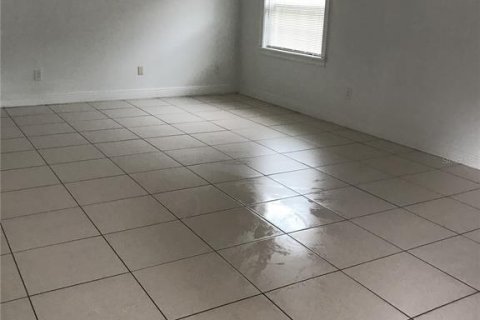 Casa en alquiler en Brandon, Florida, 4 dormitorios, 221.48 m2 № 2099916 - foto 3