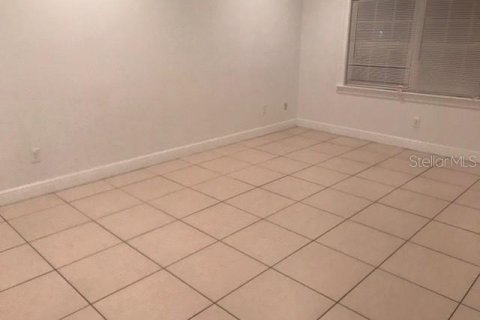 Casa en alquiler en Brandon, Florida, 4 dormitorios, 221.48 m2 № 2099916 - foto 9