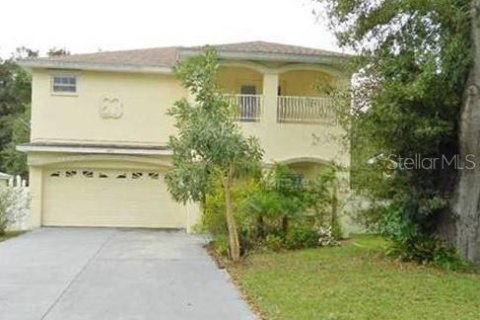 Casa en Brandon, Florida 4 dormitorios, 221.48 m2 № 2099916