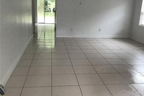 Casa en alquiler en Brandon, Florida, 4 dormitorios, 221.48 m2 № 2099916 - foto 2