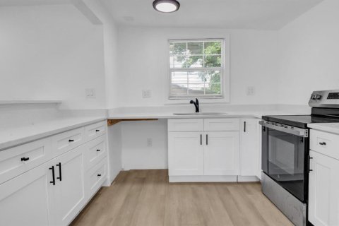 Casa en venta en Tampa, Florida, 2 dormitorios, 84.36 m2 № 1807362 - foto 4